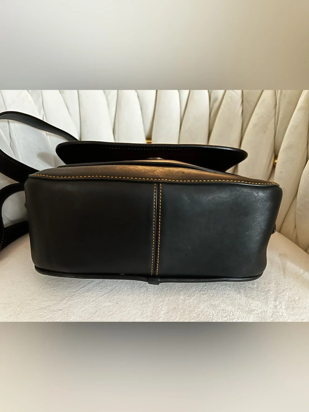 Coach Rambler's Legacy Bag in black glovetanned leather with brass hardware - Picture 5 of 9